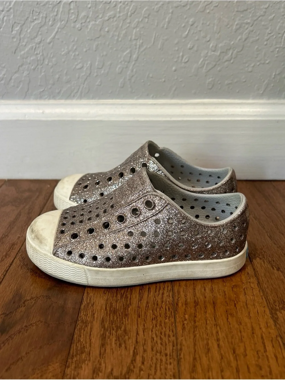 Native Jefferson Water Shoes Slip On Baby Girls Size 7 Glitter Silver